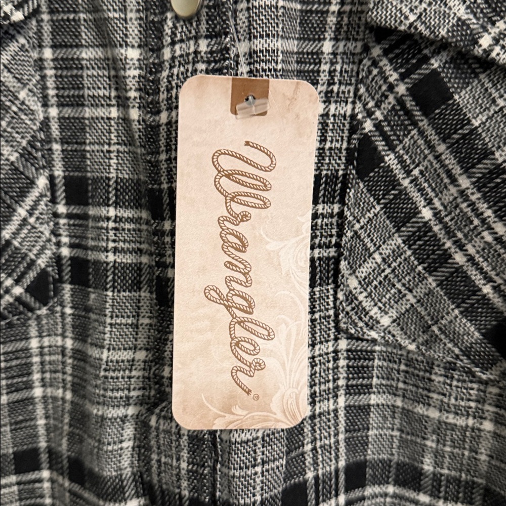 Wrangler Western Plaid Snap Shirt – NWT - Picture 2 of 7